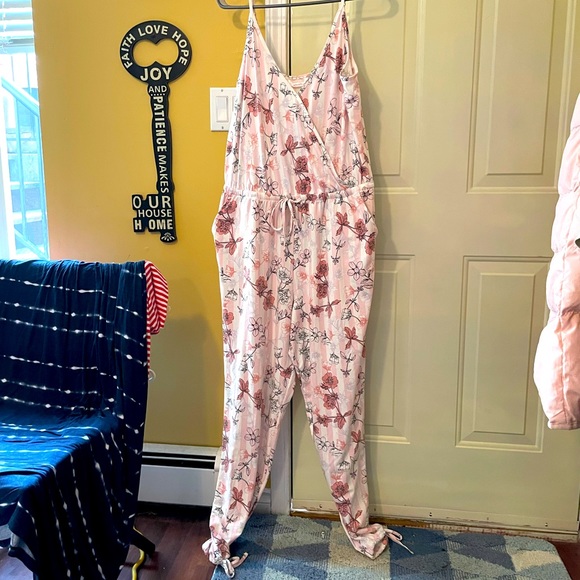 Beautiful Summertime Jumpsuit by La Vie n Rose - Picture 6 of 7